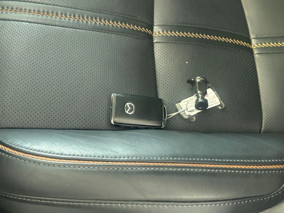 2025 Mazda CX-50 - Image 18 of 31