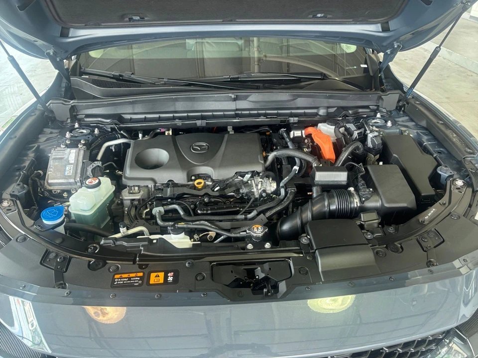 2025 Mazda CX-50 - Image 30 of 31