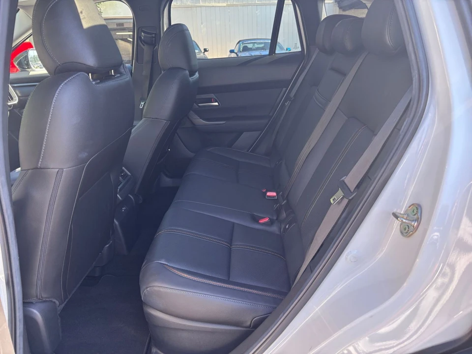 2025 Mazda CX-50 - Image 23 of 31