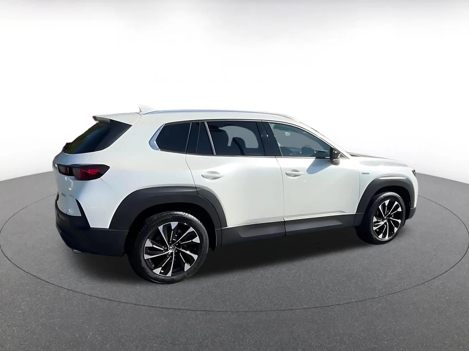 2025 Mazda CX-50 - Image 14 of 31