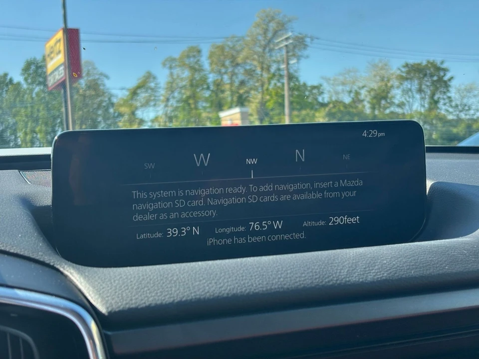 2025 Mazda CX-50 - Image 22 of 31