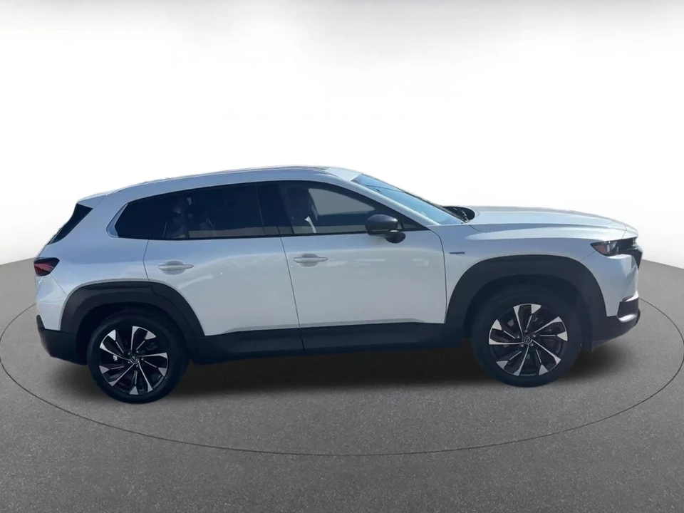 2025 Mazda CX-50 - Image 18 of 31