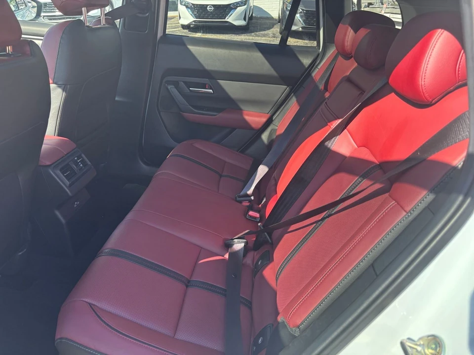 2025 Mazda CX-50 - Image 30 of 31