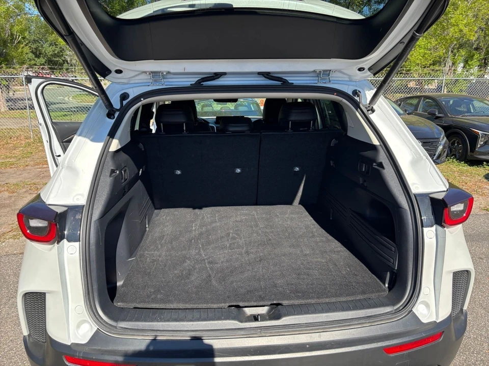 2025 Mazda CX-50 - Image 26 of 31