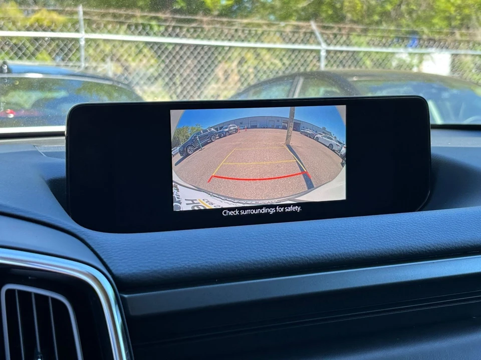 2025 Mazda CX-50 - Image 20 of 31