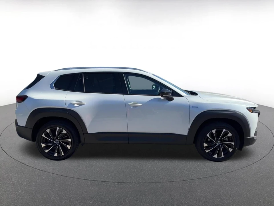 2025 Mazda CX-50 - Image 13 of 31