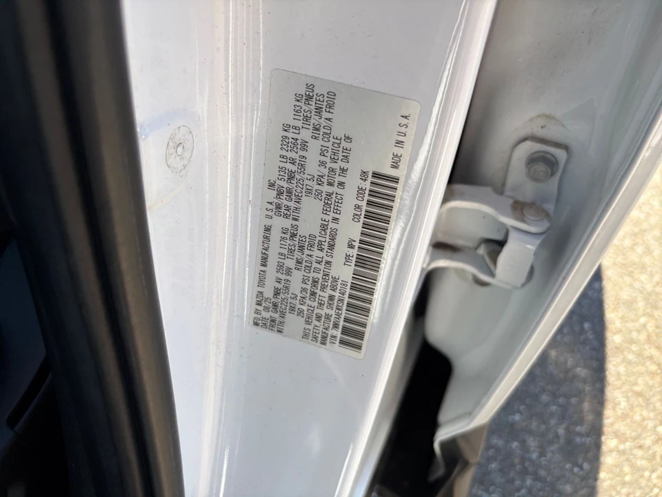 2025 Mazda CX-50 - Image 24 of 31