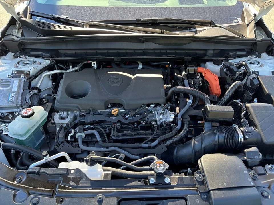 2025 Mazda CX-50 - Image 27 of 31