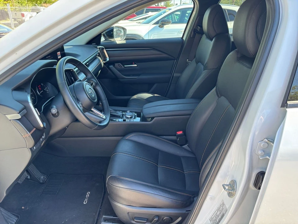 2025 Mazda CX-50 - Image 22 of 31