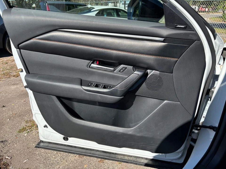 2025 Mazda CX-50 - Image 15 of 31