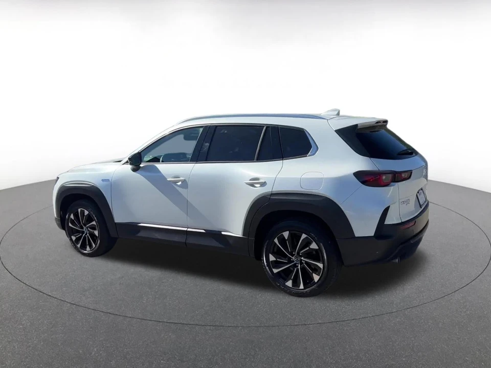 2025 Mazda CX-50 - Image 7 of 31
