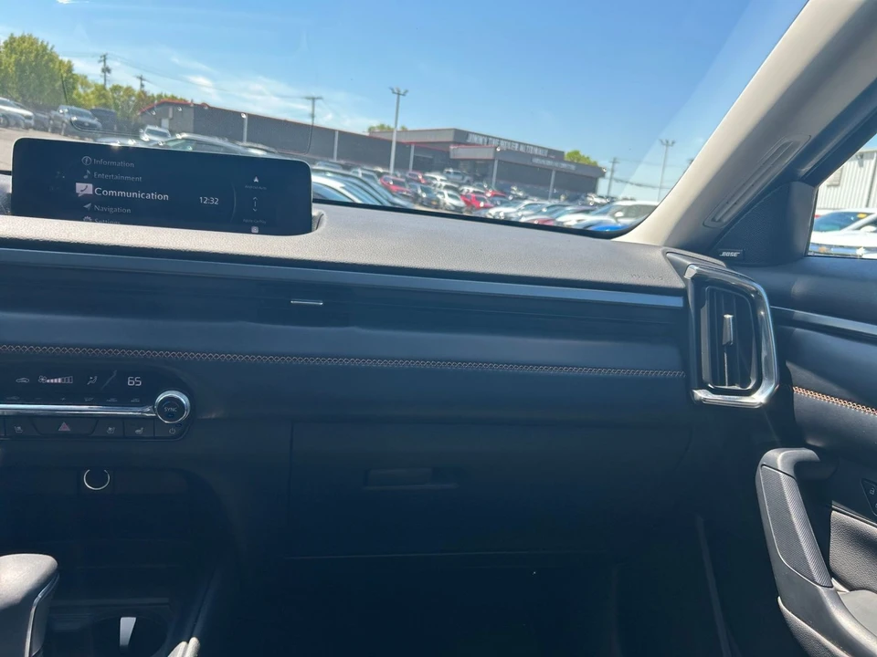 2025 Mazda CX-50 - Image 27 of 31