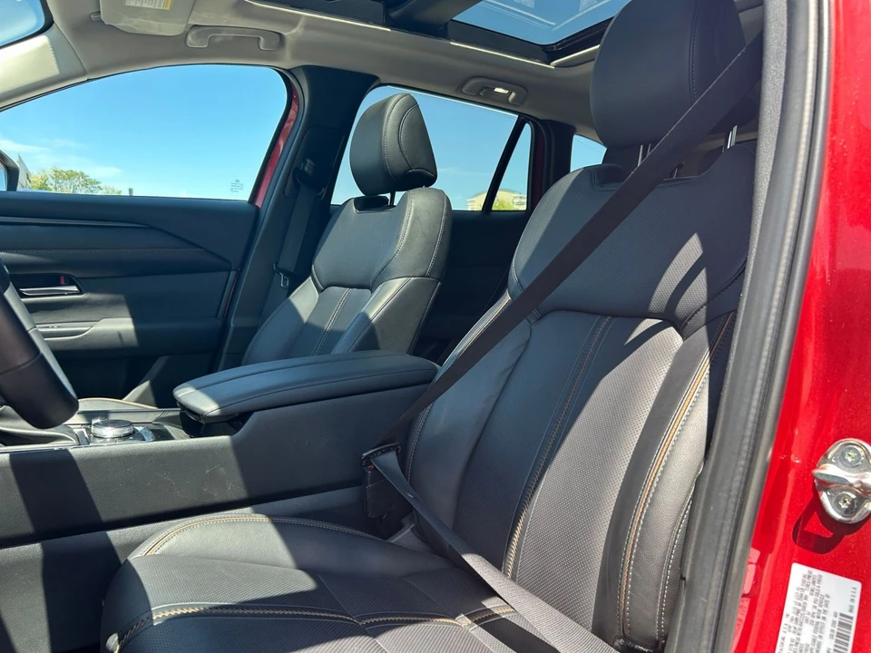 2025 Mazda CX-50 - Image 28 of 31