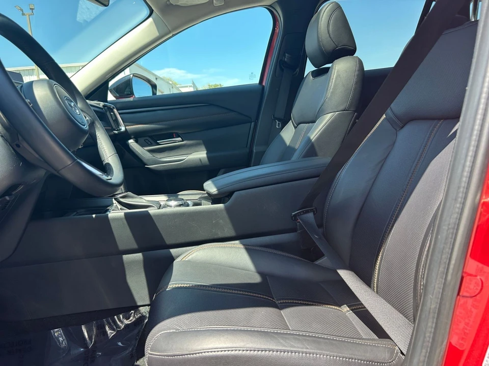 2025 Mazda CX-50 - Image 24 of 31