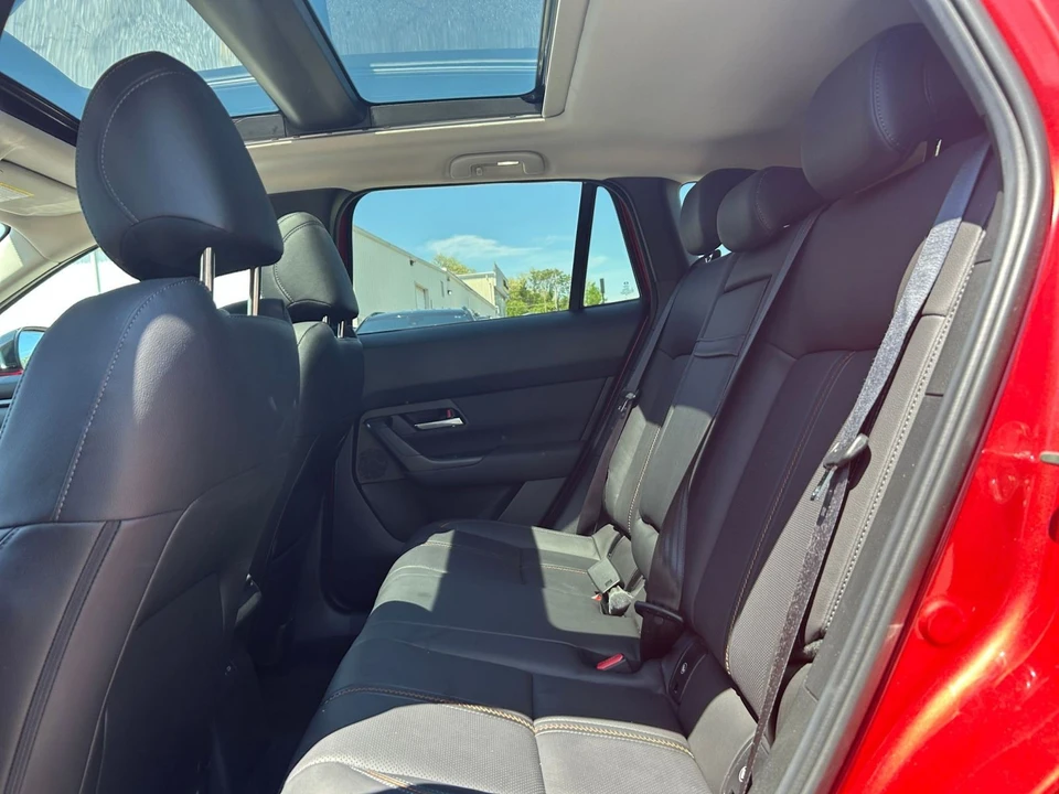 2025 Mazda CX-50 - Image 17 of 31