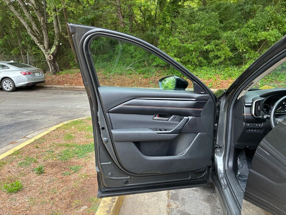 2025 Mazda CX-50 - Image 26 of 31
