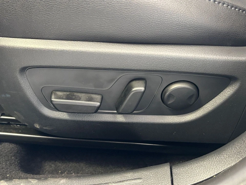 2025 Mazda CX-50 - Image 24 of 31