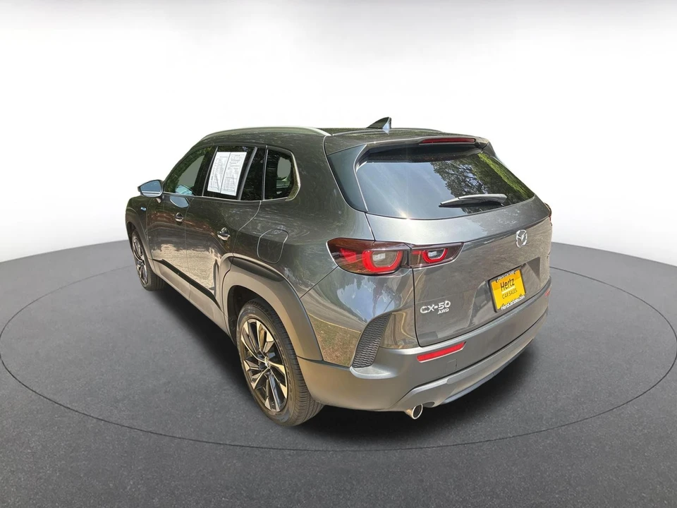 2025 Mazda CX-50 - Image 13 of 31