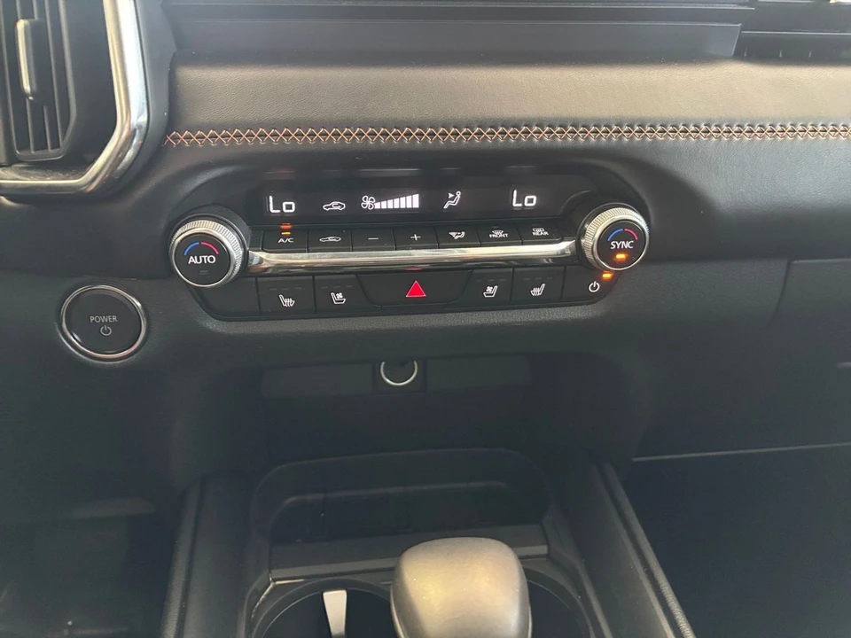 2025 Mazda CX-50 - Image 19 of 31