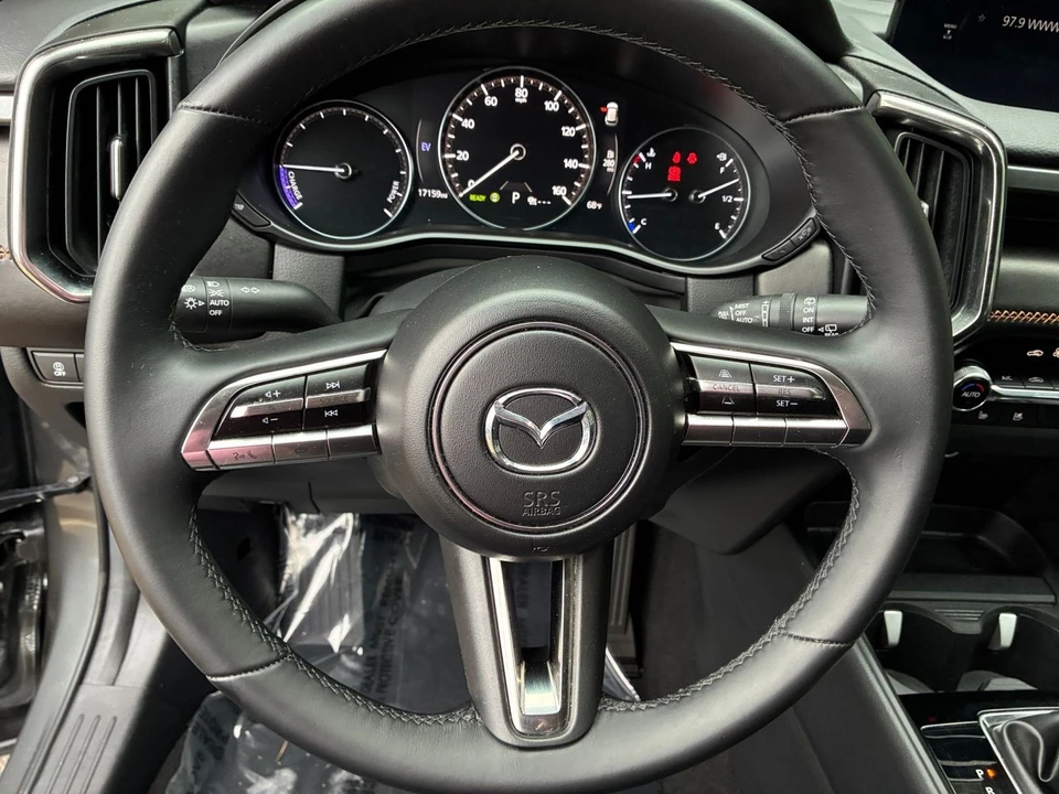 2025 Mazda CX-50 - Image 26 of 31