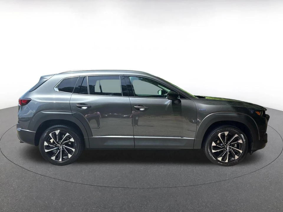 2025 Mazda CX-50 - Image 21 of 31