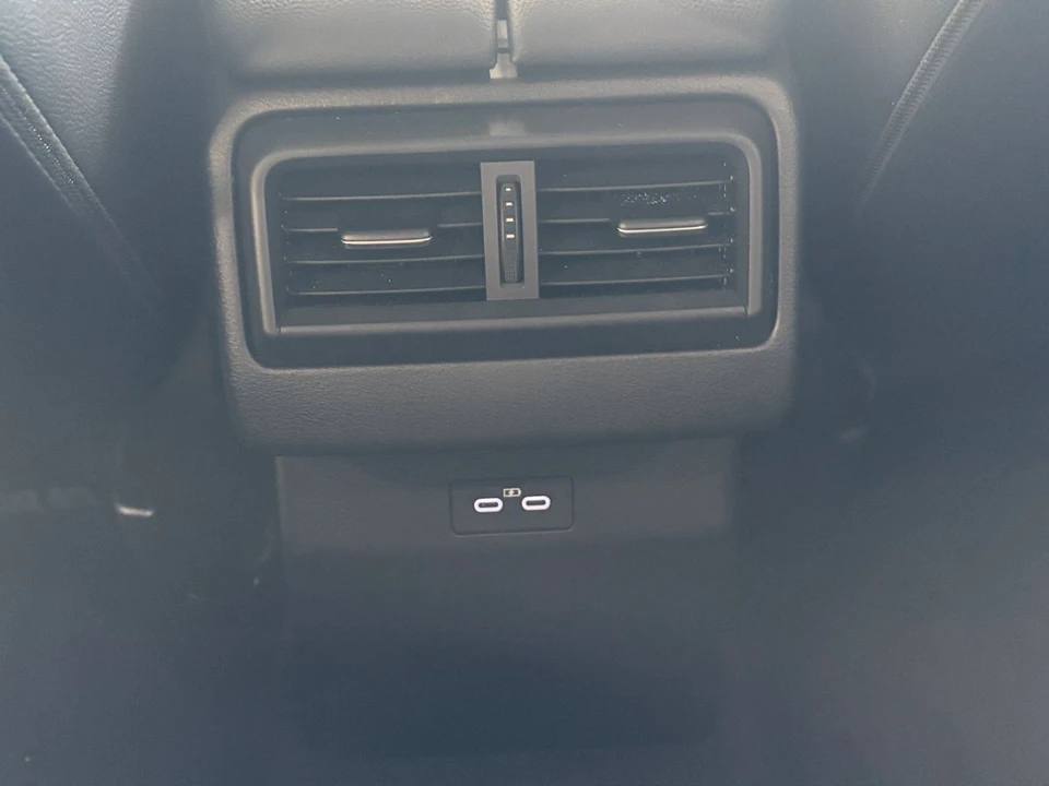 2025 Mazda CX-50 - Image 26 of 31