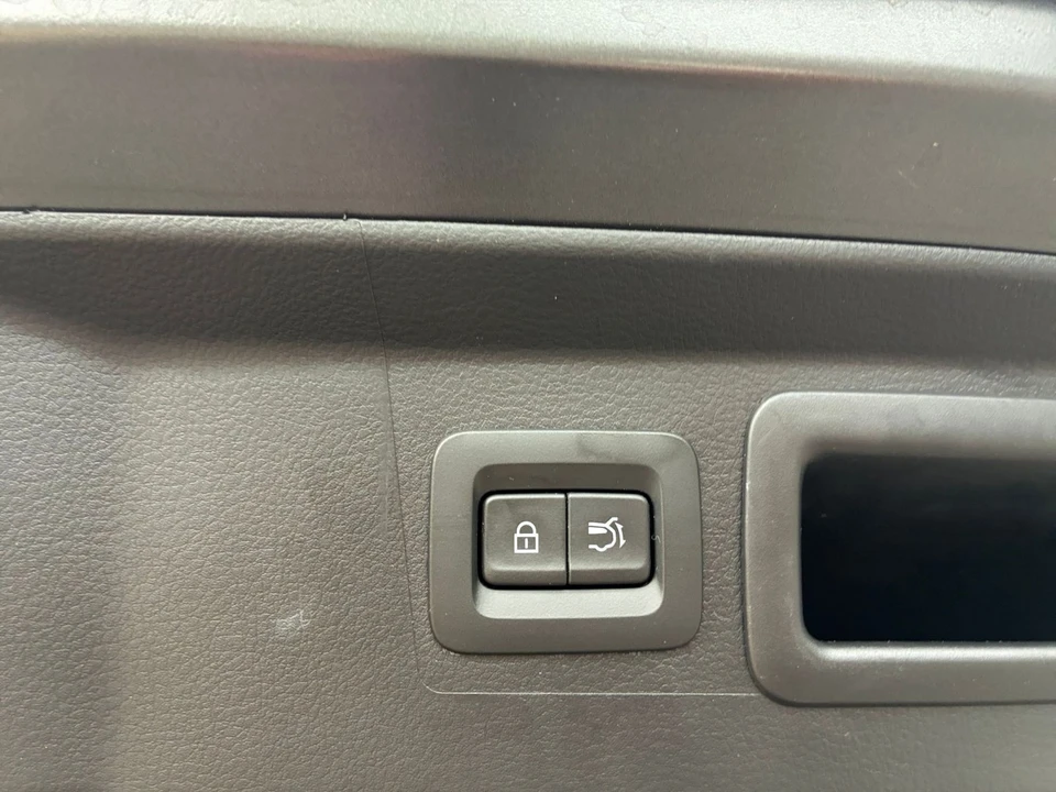 2025 Mazda CX-50 - Image 21 of 31