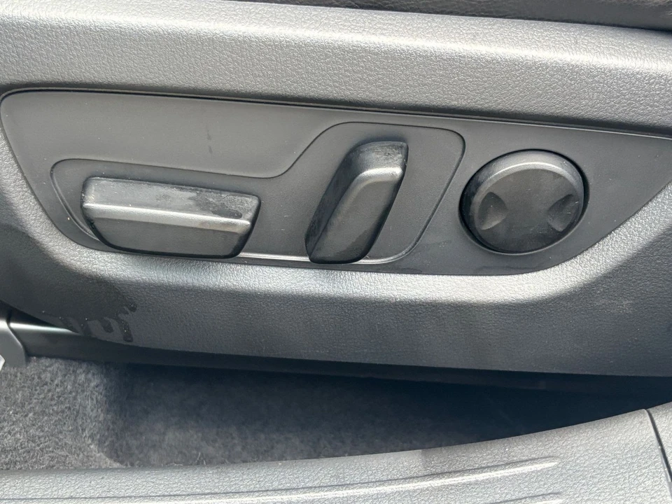 2025 Mazda CX-50 - Image 23 of 31
