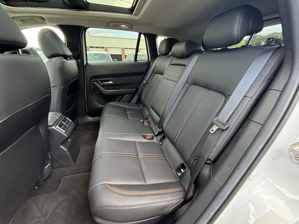 2025 Mazda CX-50 - Image 28 of 31