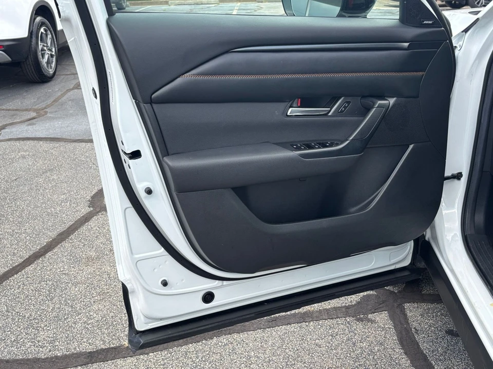2025 Mazda CX-50 - Image 20 of 31
