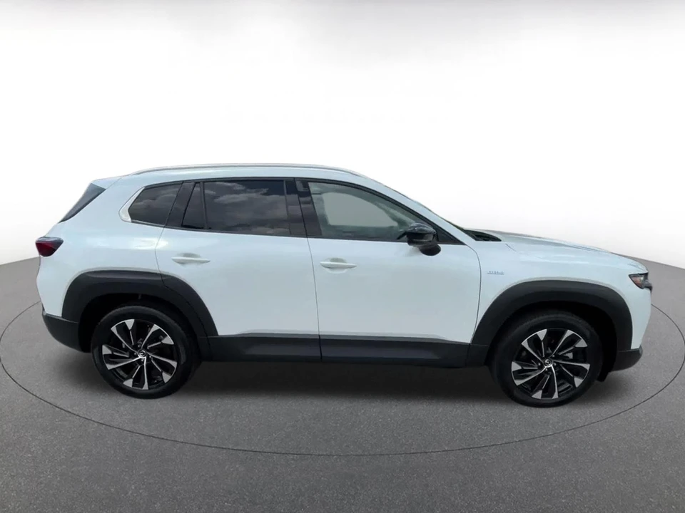 2025 Mazda CX-50 - Image 17 of 31