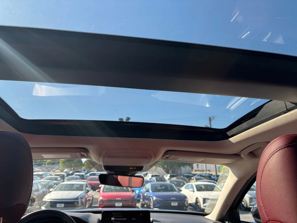 2025 Mazda CX-50 - Image 26 of 31