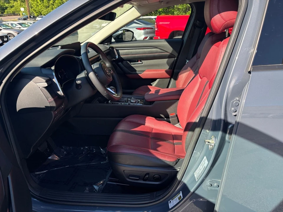 2025 Mazda - Image 21 of 31