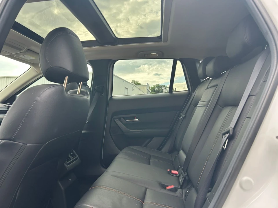 2025 Mazda CX-50 - Image 23 of 31