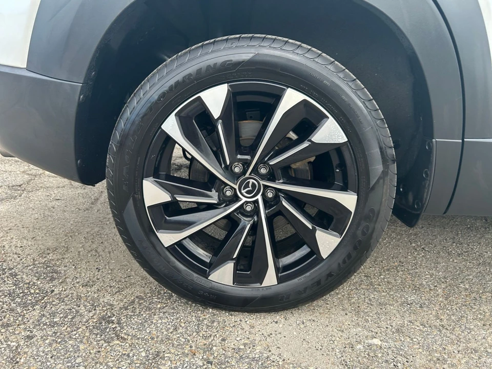2025 Mazda CX-50 - Image 28 of 31