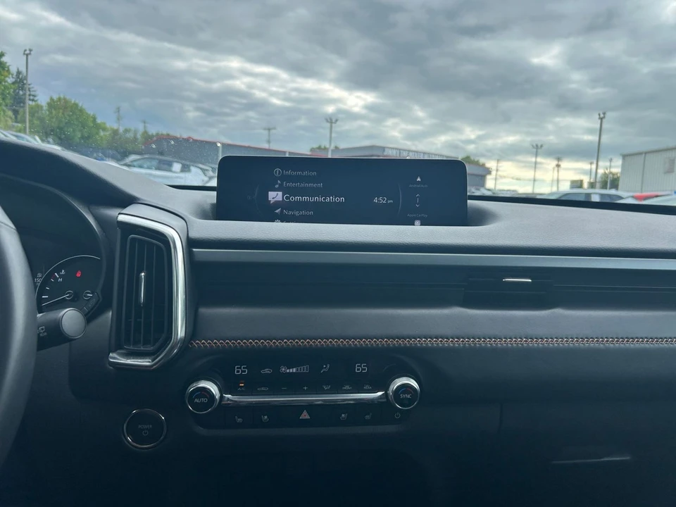 2025 Mazda CX-50 - Image 18 of 31