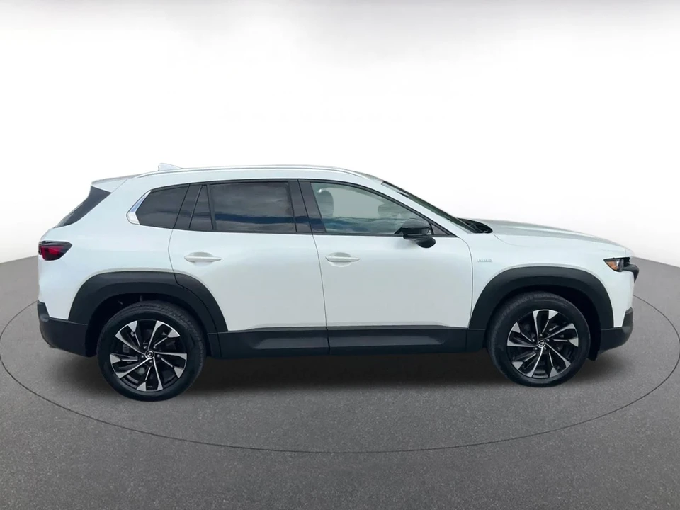 2025 Mazda CX-50 - Image 17 of 31
