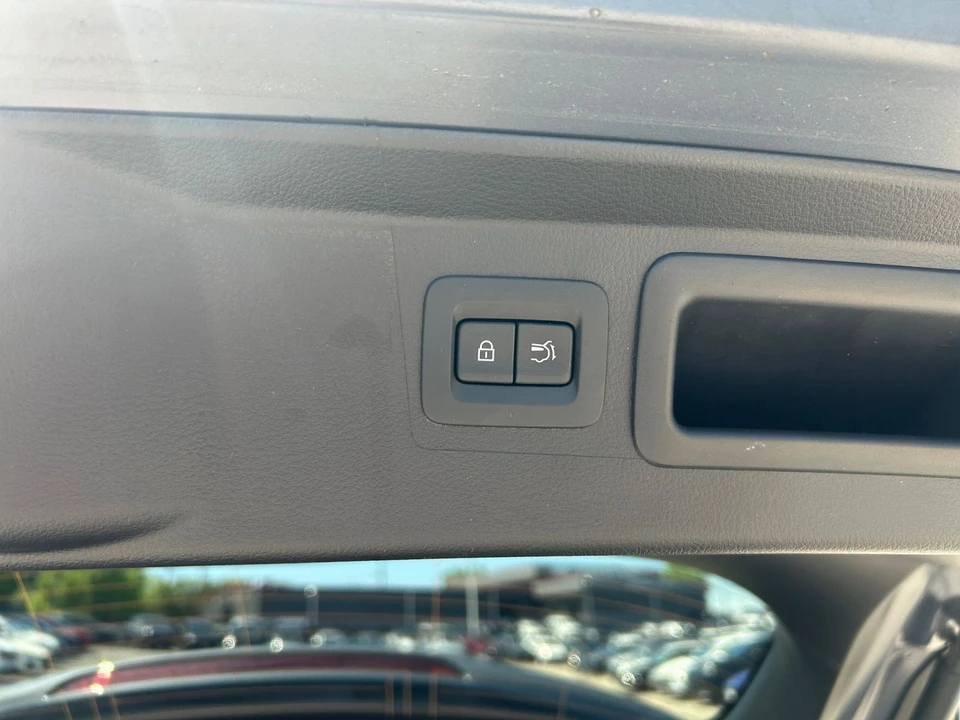2025 Mazda CX-50 - Image 22 of 31