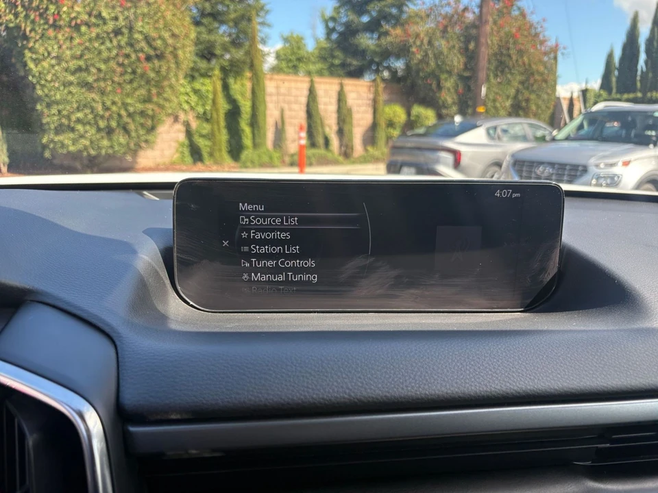 2025 Mazda CX-50 - Image 17 of 31