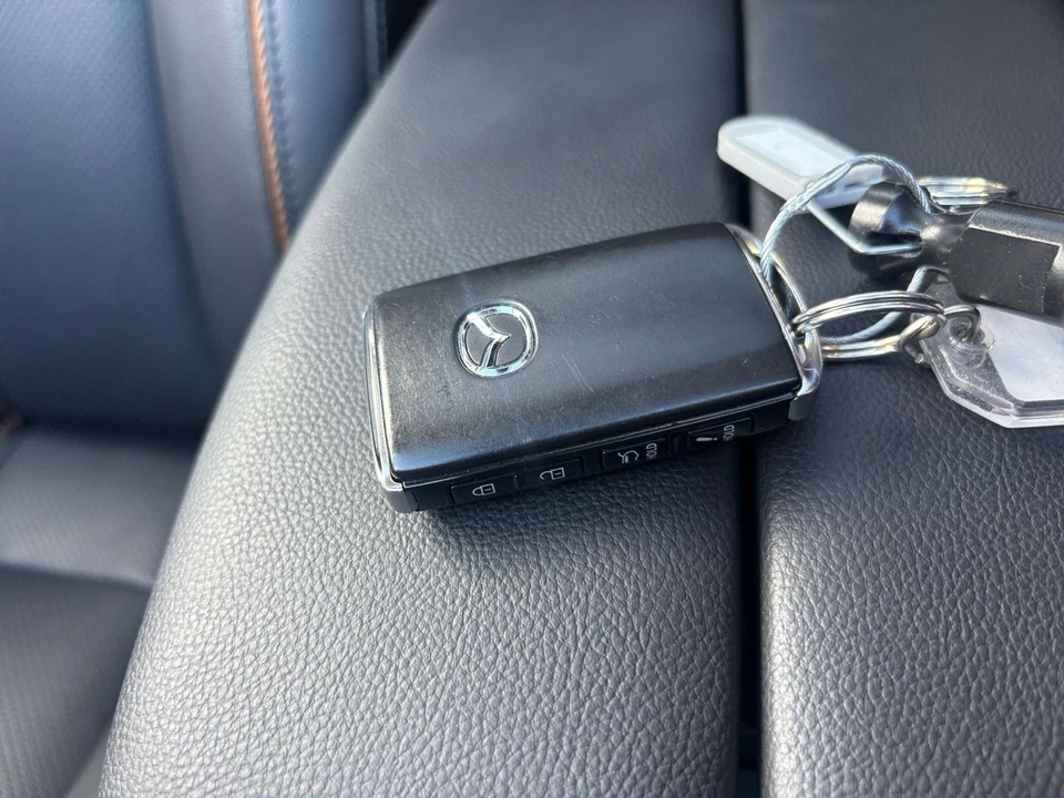 2025 Mazda CX-50 - Image 18 of 31
