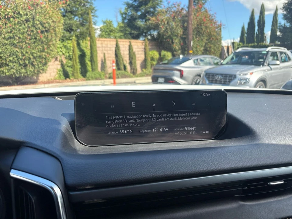 2025 Mazda CX-50 - Image 16 of 31