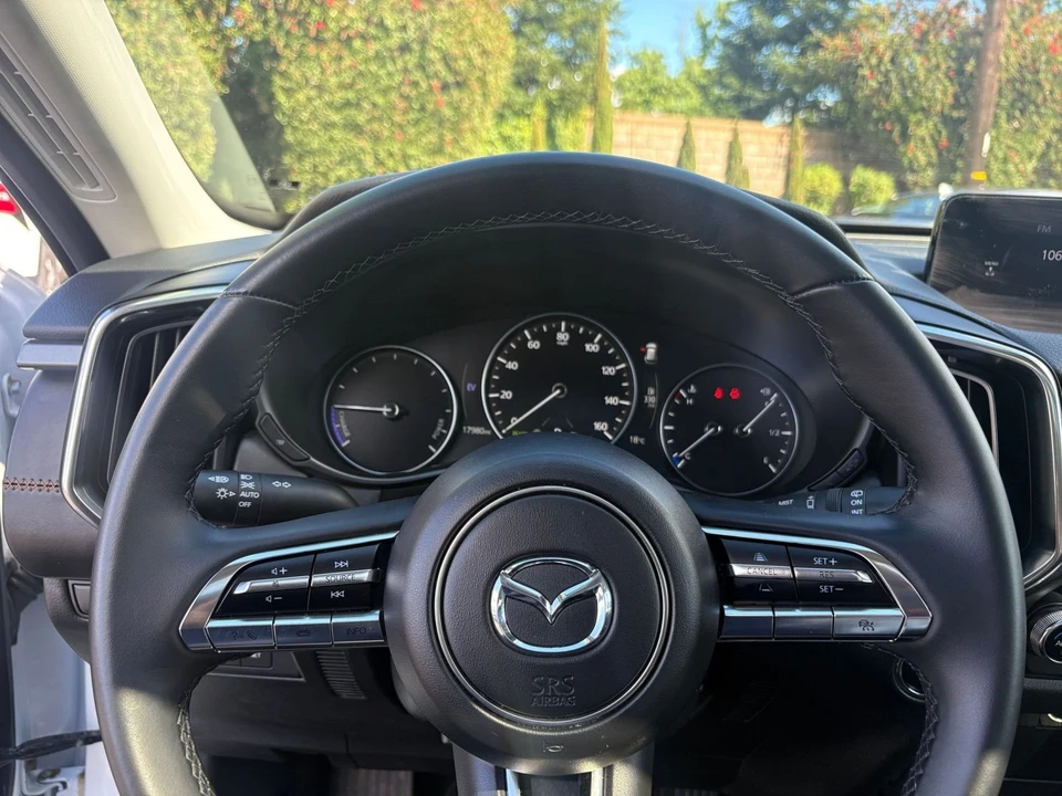 2025 Mazda CX-50 - Image 25 of 31