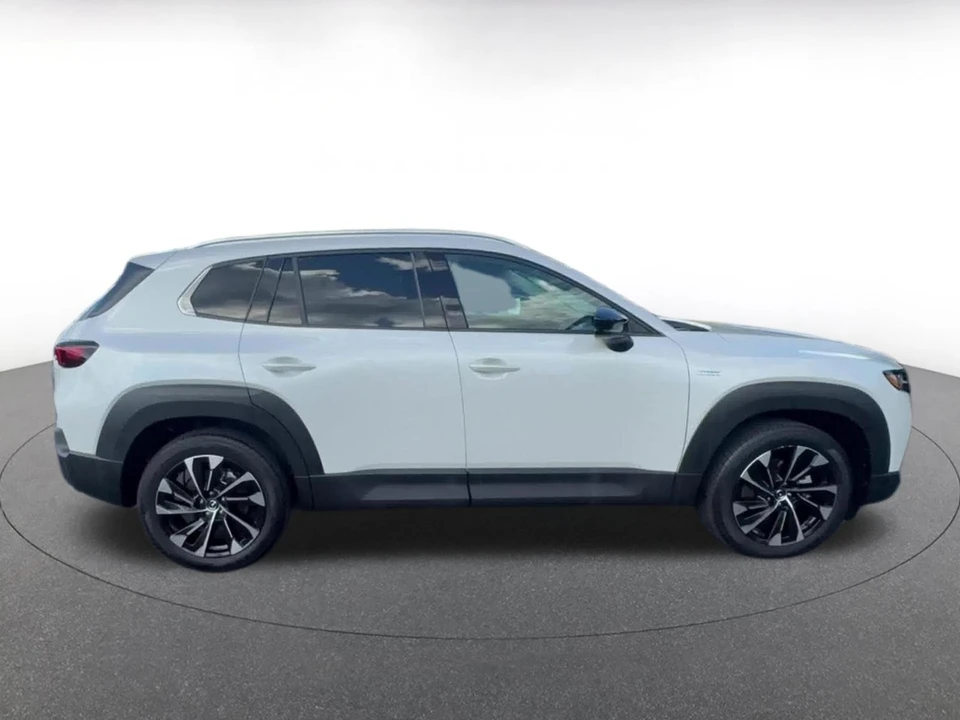2025 Mazda CX-50 - Image 13 of 31