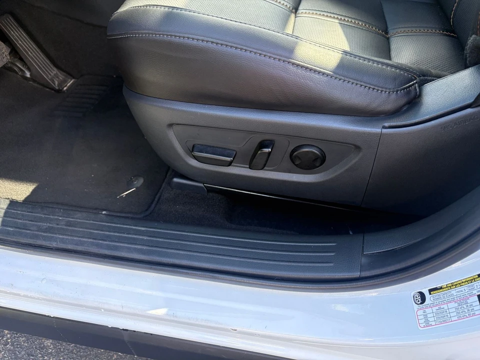 2025 Mazda CX-50 - Image 19 of 31