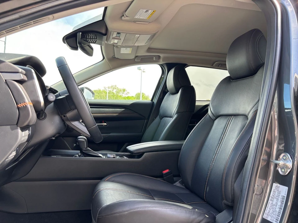 2025 Mazda CX-50 - Image 23 of 31