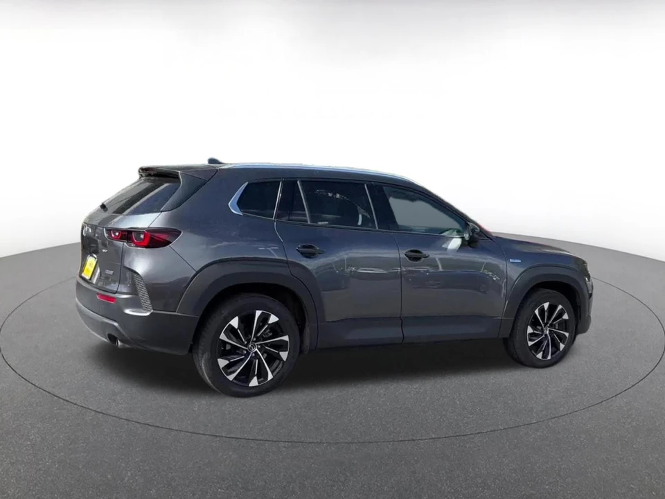 2025 Mazda CX-50 - Image 16 of 31