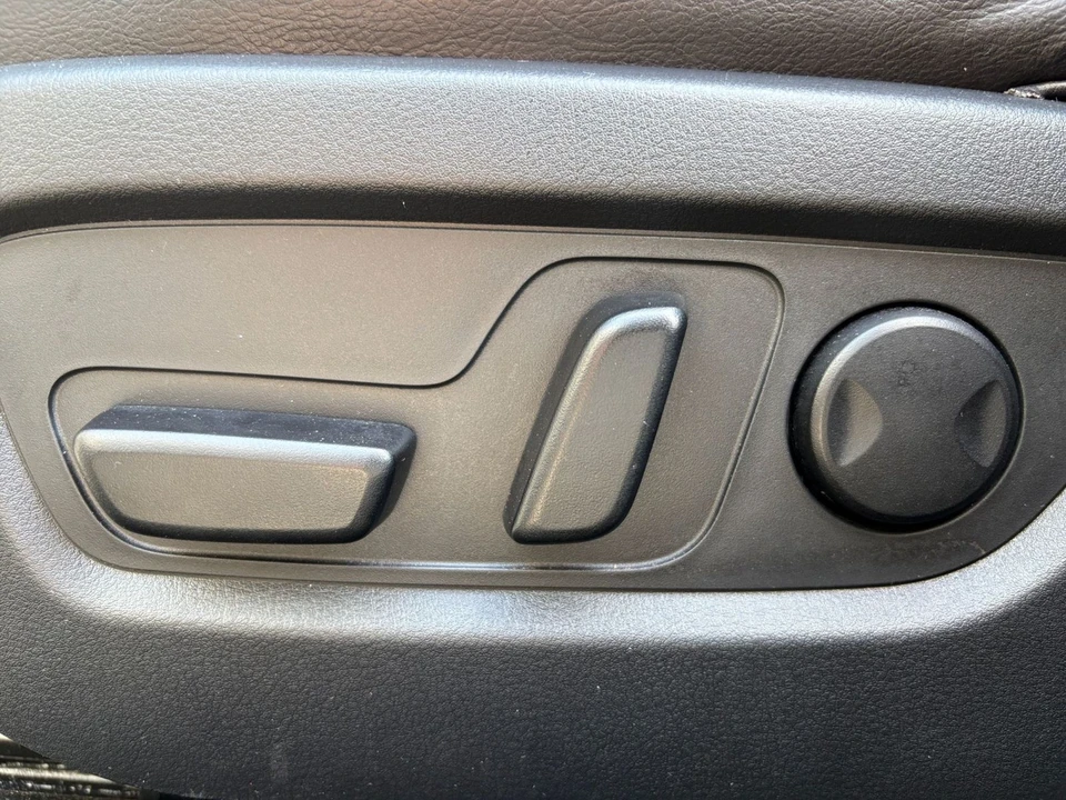 2025 Mazda CX-50 - Image 24 of 31
