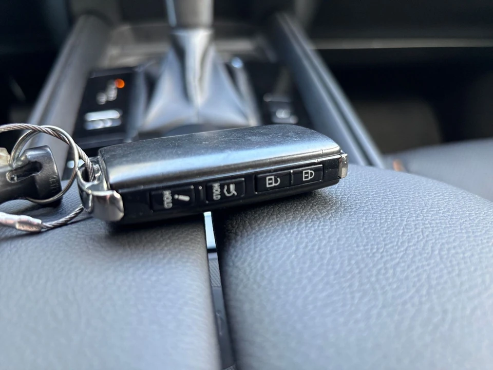 2025 Mazda CX-50 - Image 17 of 31