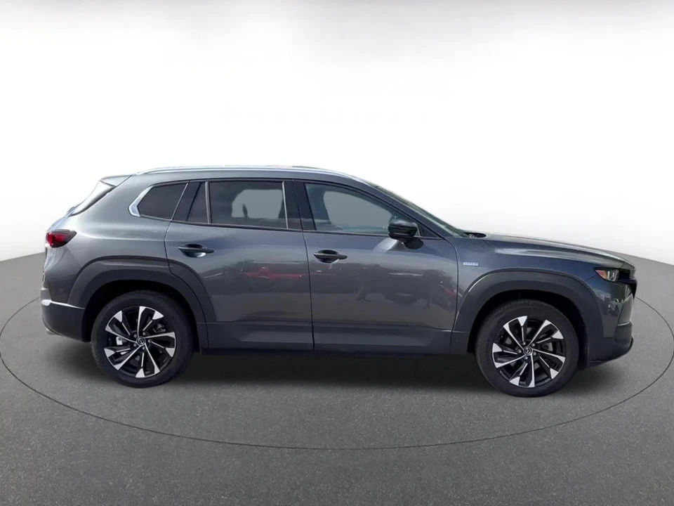 2025 Mazda CX-50 - Image 18 of 31