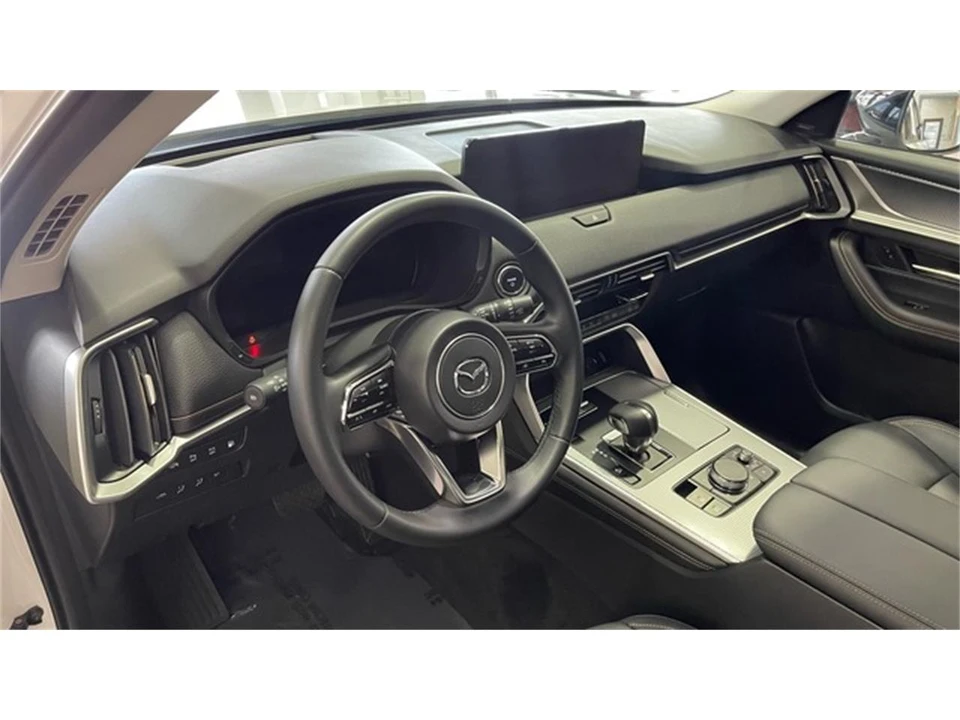 2025 Mazda CX-7 - Image 25 of 31